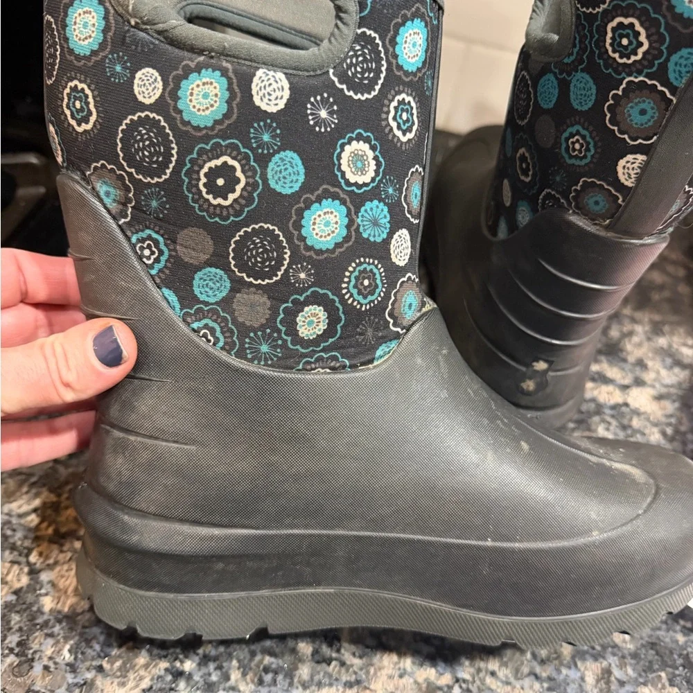 Bogs Kids Boots - Black and Teal Floral - Picture 10 of 12
